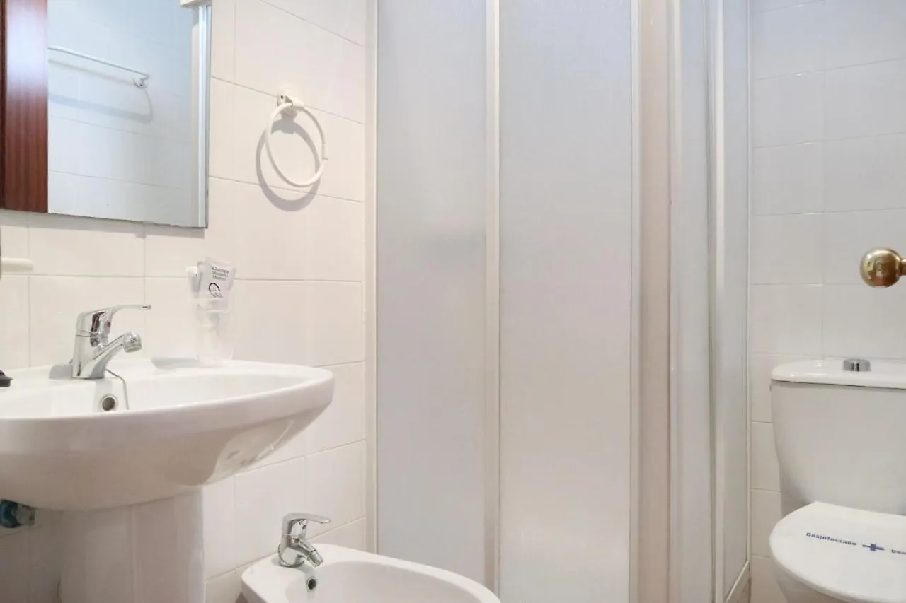 Hostal Victoria La Carlota Guest house