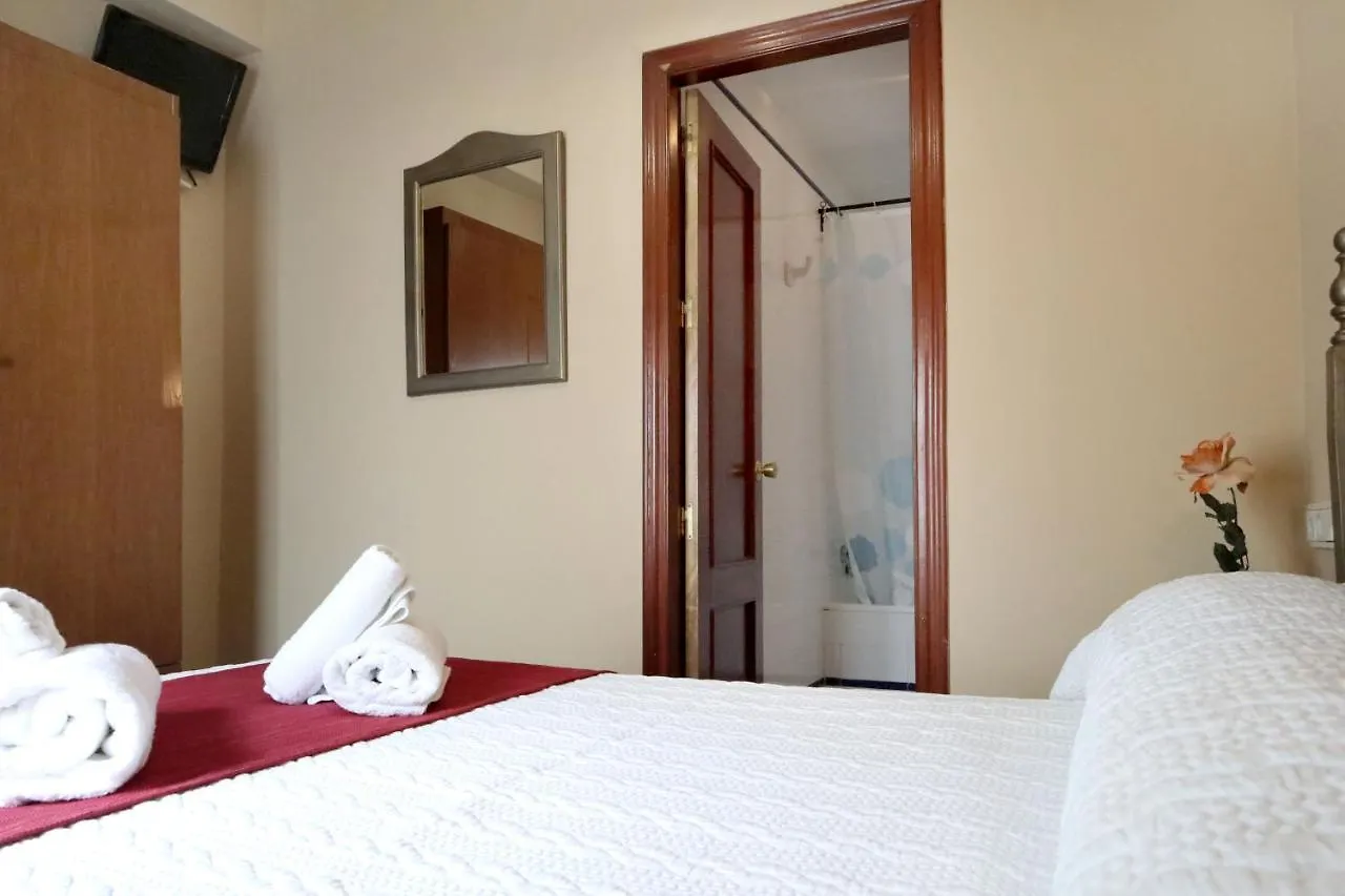 Guest house Hostal Victoria La Carlota Spain