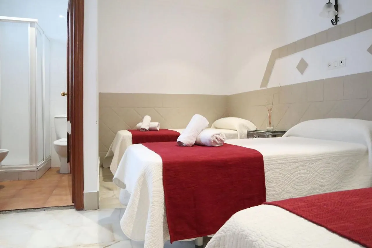 Hostal Victoria La Carlota Guest house