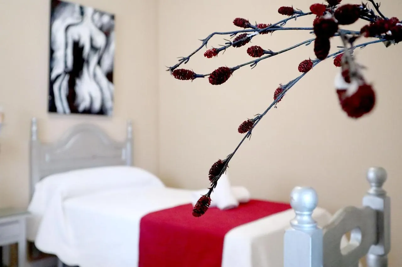 Hostal Victoria La Carlota Guest house
